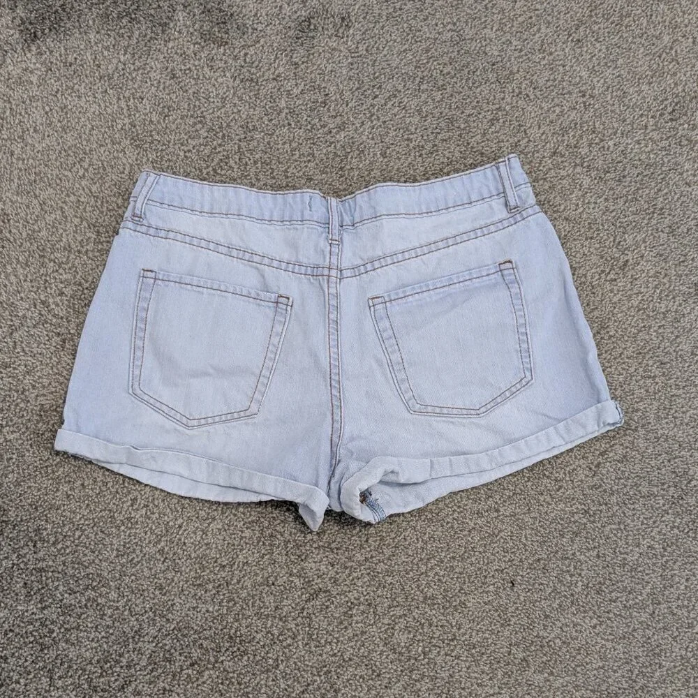 FOREVER 21 Light Blue Denim Mid-Rise Cuffed 2 Inch Shorts; Size 30